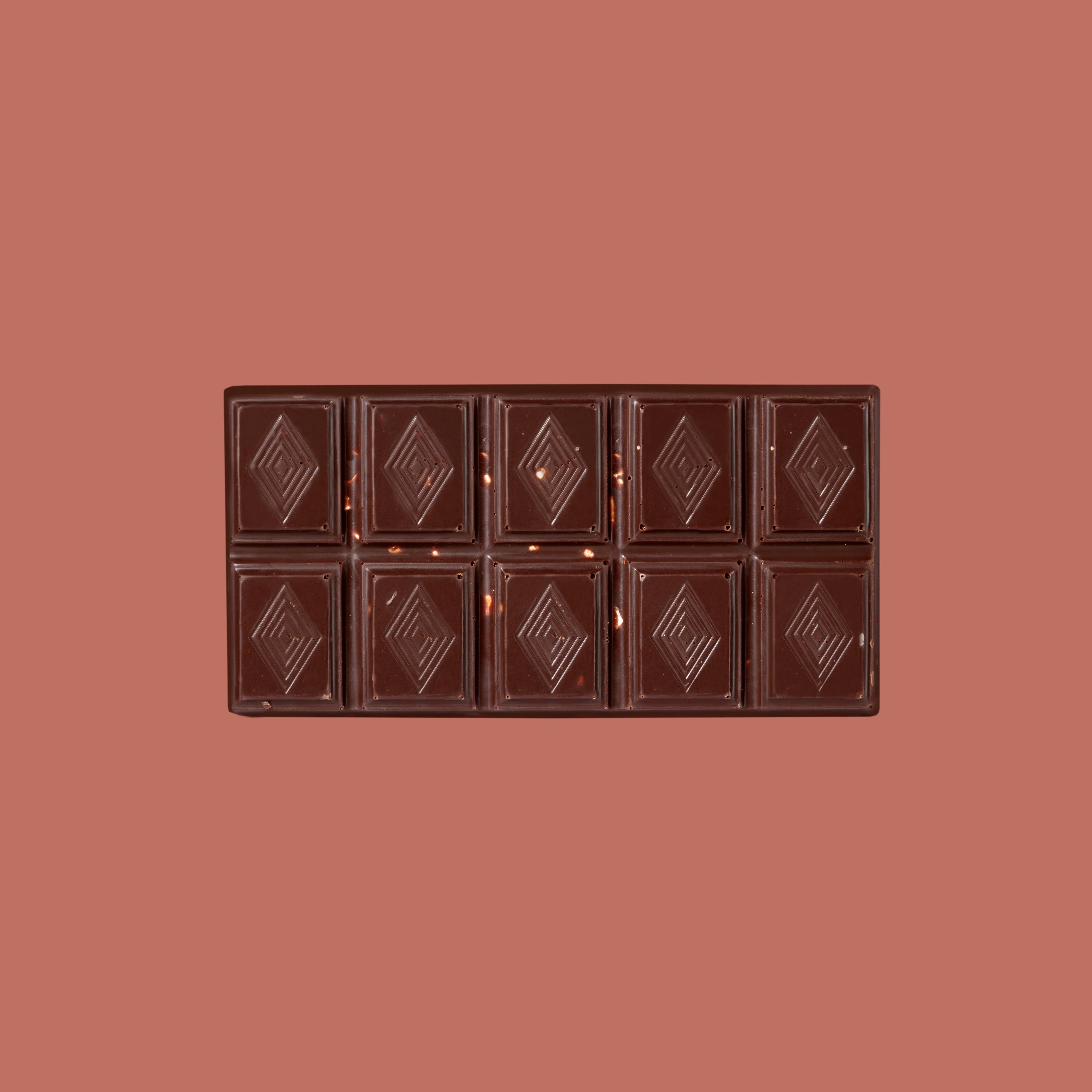 Tavolette al cioccolato fondente 70% con mandorle tostate e salate - Image 5